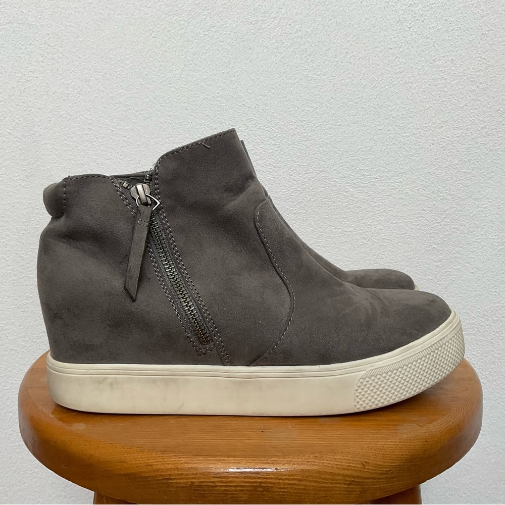 Universal Thread Women's Cindy Hidden Wedge Grey Suede Platform Shoes Size 8.5